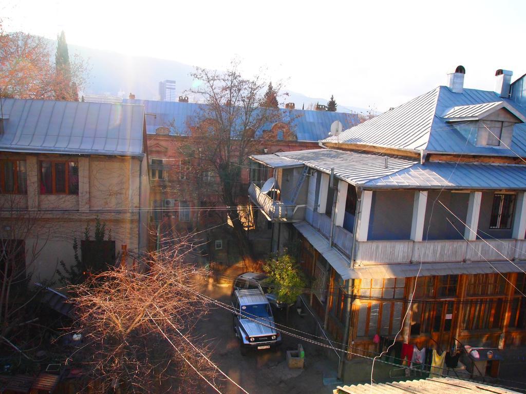 Green Stairs Guest House Tiflis Oda fotoğraf